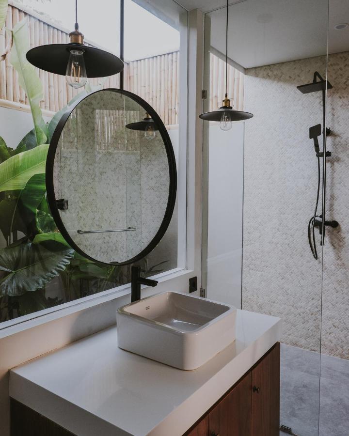 New 4 Bedroom 5 Min Walk To Berawa Beach Enclosed Livng Canggu Extérieur photo